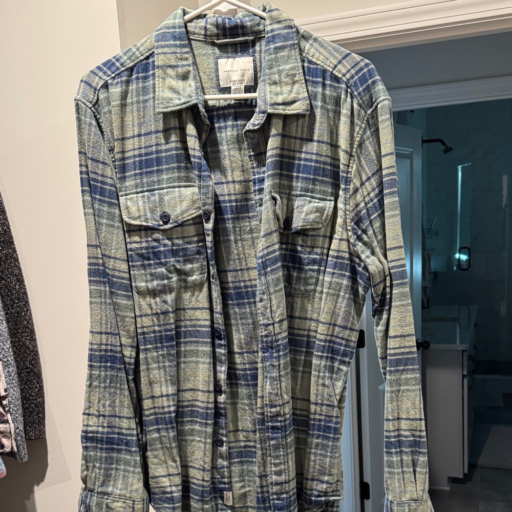 American Eagle Outfitters Blue and Green Plaid Casual Button Down Shirt